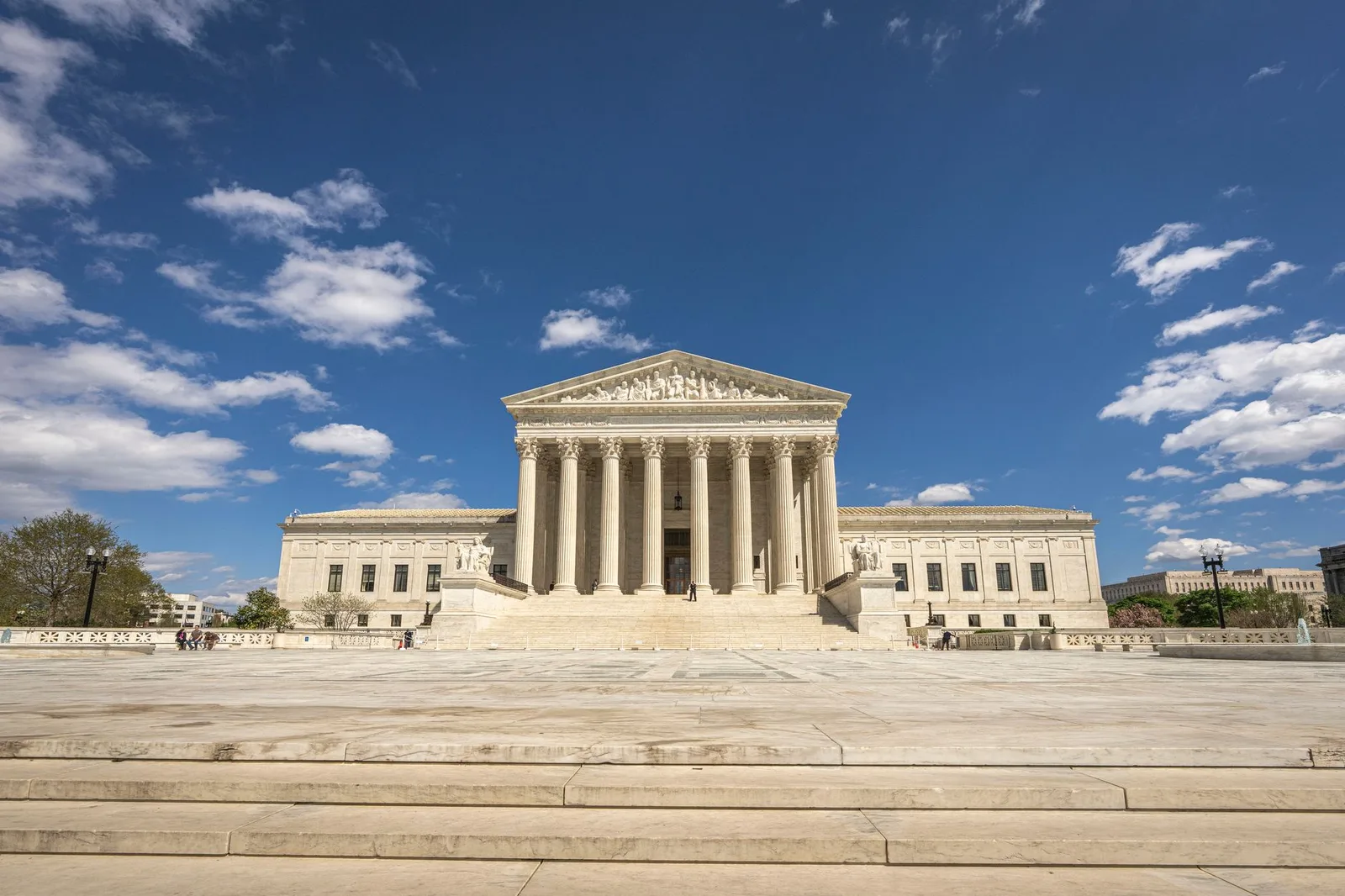 Front columns of the United States Supreme Court building